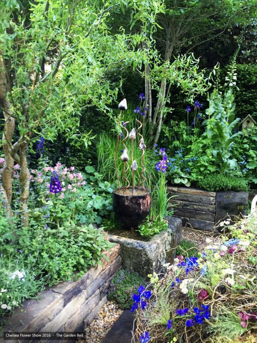 44-chelsea-flower-show-2016-garden-bed-water-feature-planting